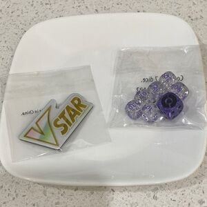 V Star Pokémon  marker and Purple Dice Set. New